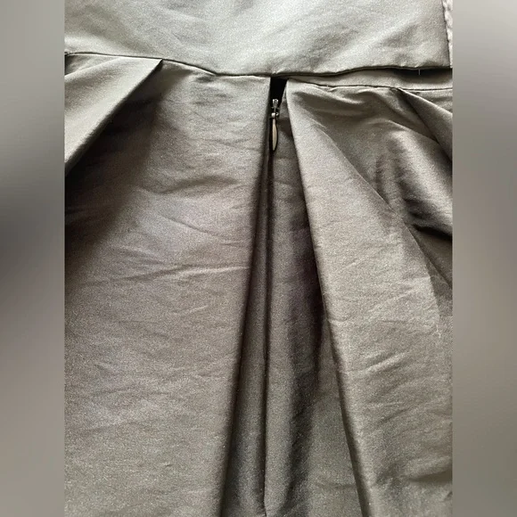 ADRIANNA PAPELL | Bateau Neck Two-Tone Short Dress, Size 6 - Picture 8 of 10